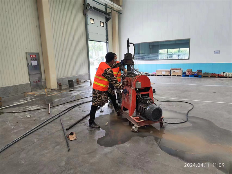 始兴厂房地面下沉塌陷注浆加固施工